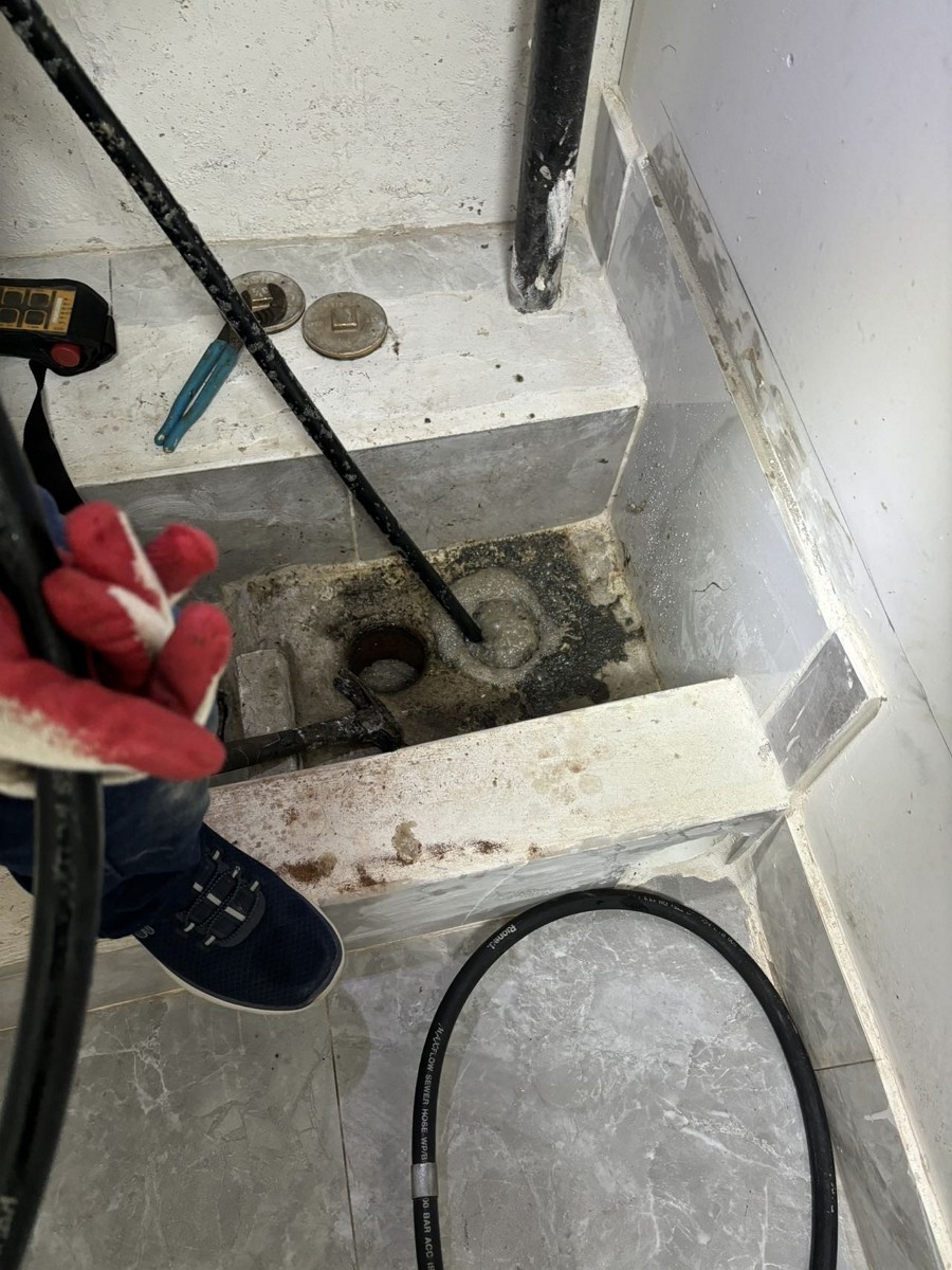 通下水道阻塞 24小时紧急通水管服务 包通排水管 讯达通渠公司 经验水管工 餐馆通下水管 保证通! photo 3