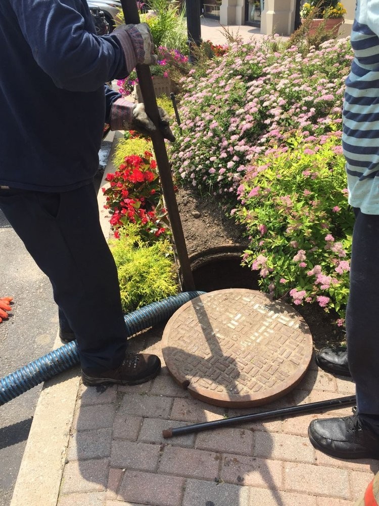 先进设备清理疏通下水管堵塞，彻底解决下水道堵塞问题，快速疏通下水管道 为家庭和餐馆服务 photo 2