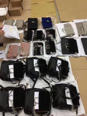 化妆品,电子产品,日用品,奢侈品,保健品走香港包税进口清关 photo 1