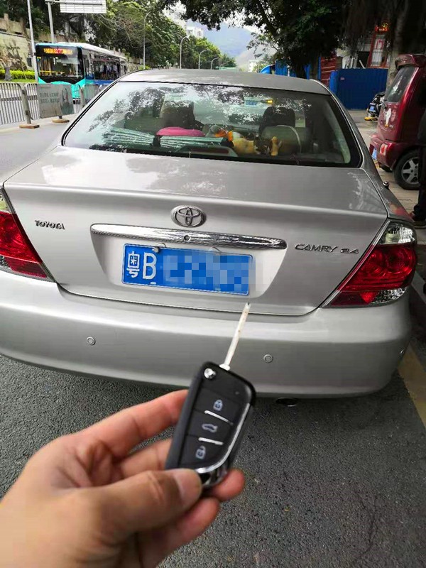 洛杉矶开锁换锁服务，上门匹配汽车芯片钥匙公司 photo 6