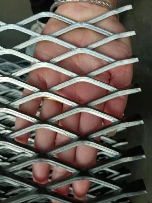 菱形钢板网踩踏网A濮阳菱形钢板网踩踏网厂家批发 photo 7