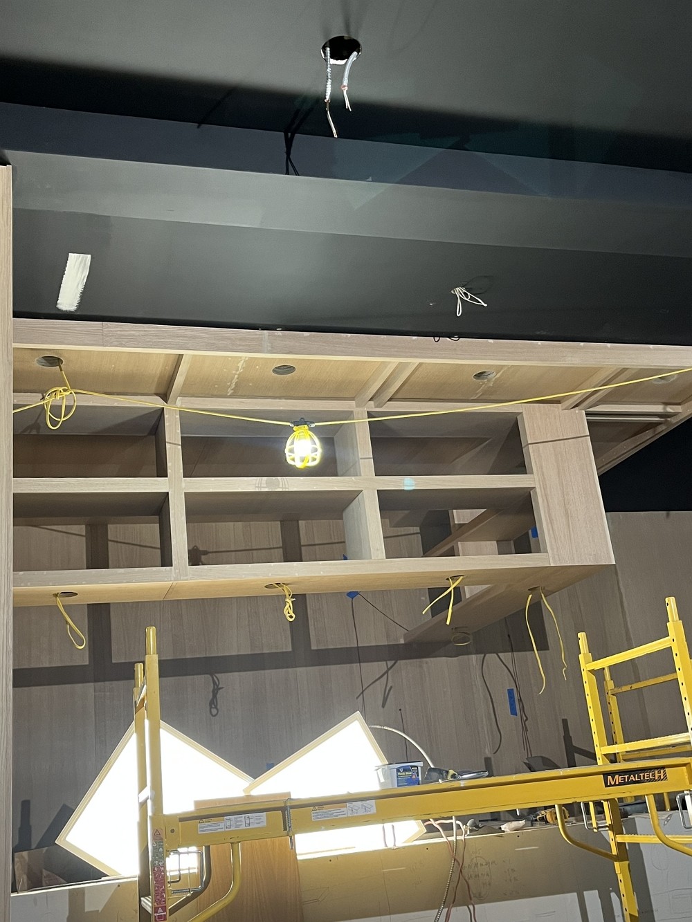 专业房屋装修,室内屋顶吊层造型 外墙油漆 免费估价 CT photo 3