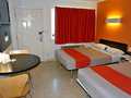 Motel 6 Las Vegas Tropicana photo 2