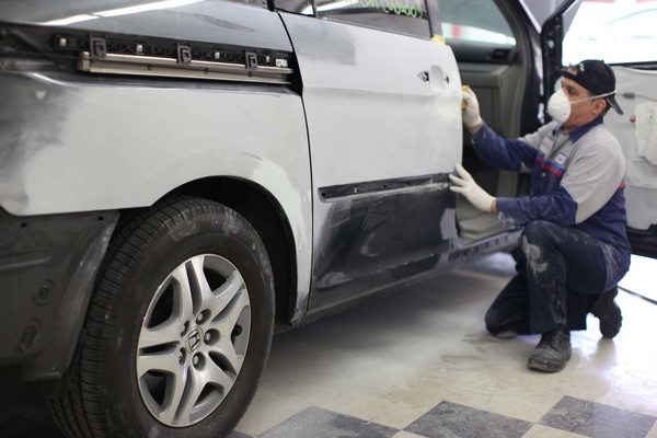 道格拉斯汽車鈑金烤漆廠 photo 4