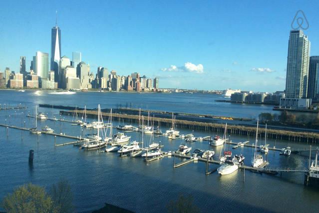 Invincible sea view, opposite the World Trade Center, check-in with your bags