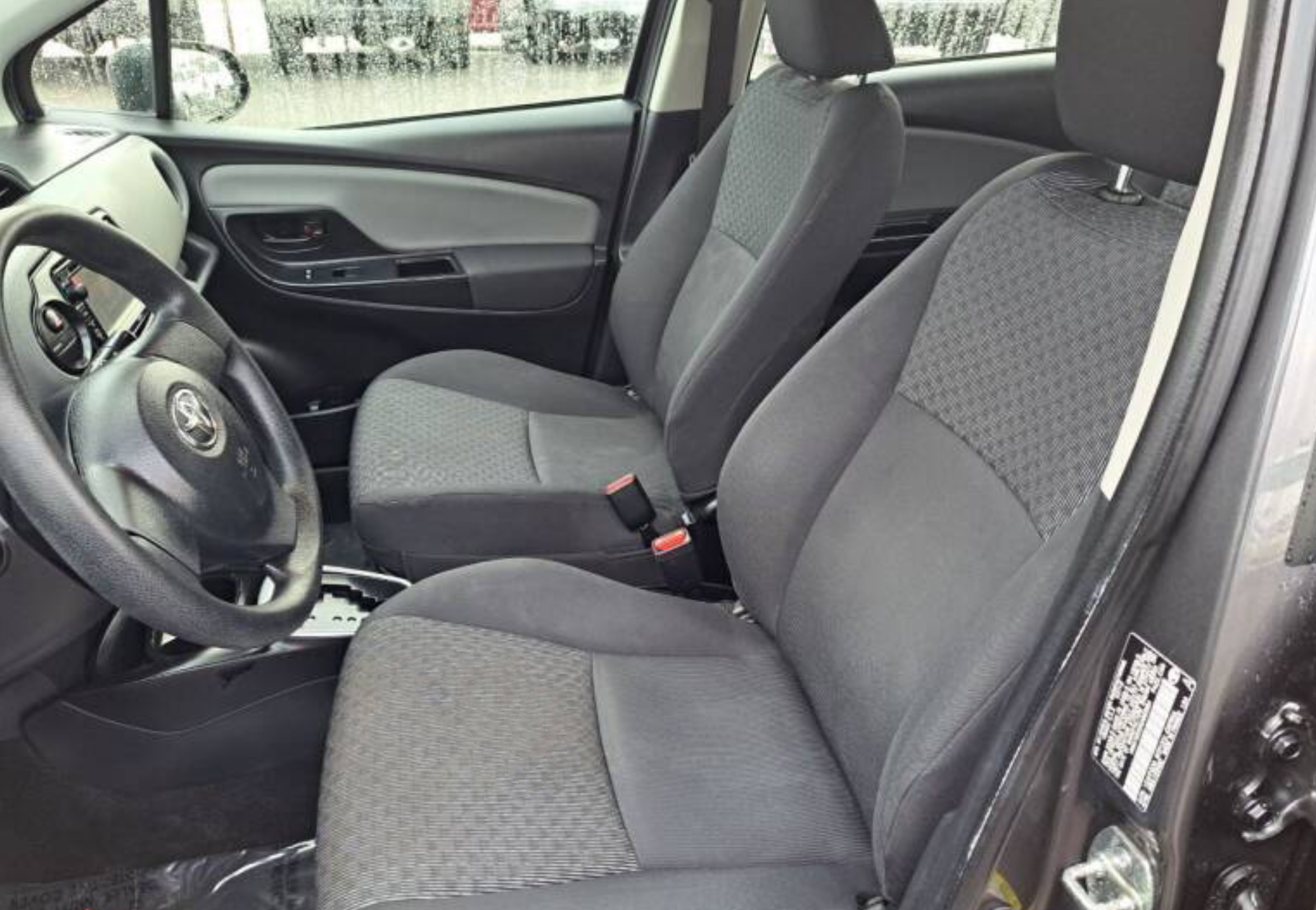 2016 Toyota Yaris Hatchback 售价11350 图片 5