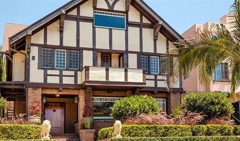 Oversized 4 bedrooms and 4 bathrooms villa for sale in San Diego, California photo 2