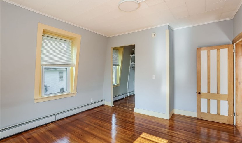 Newly Renovated Single Family House photo 6