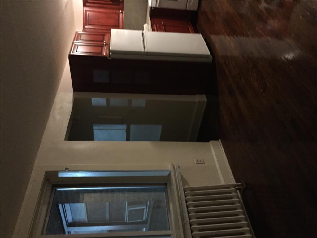 Two bedrooms and one living room with garden photo 4