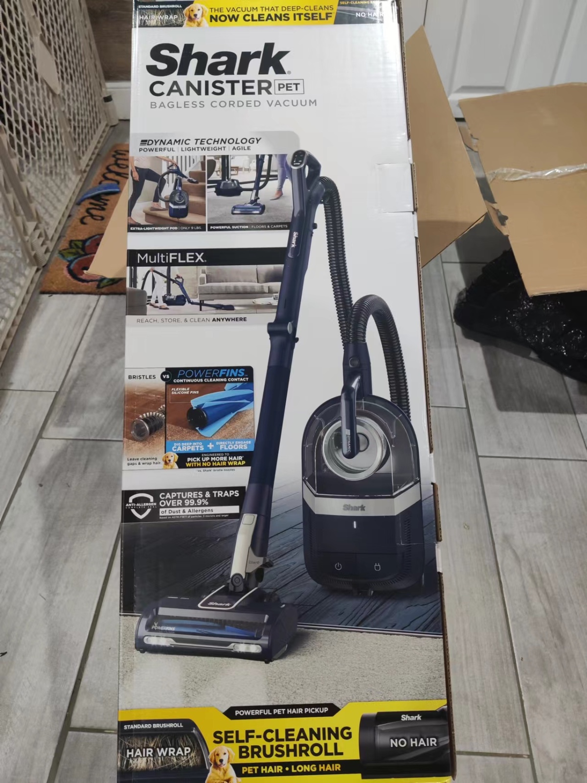 Brand new Shark idle vacuum cleaner resold at low price [vacuum cleaner]