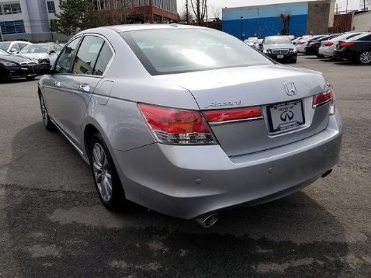 2011 Honda Accord V6 8w Mai personal car photo 6