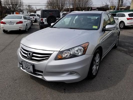 2011 Honda Accord V6 8w Mai personal car photo 5