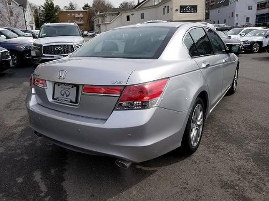 2011 Honda Accord V6 8w Mai personal car photo 7