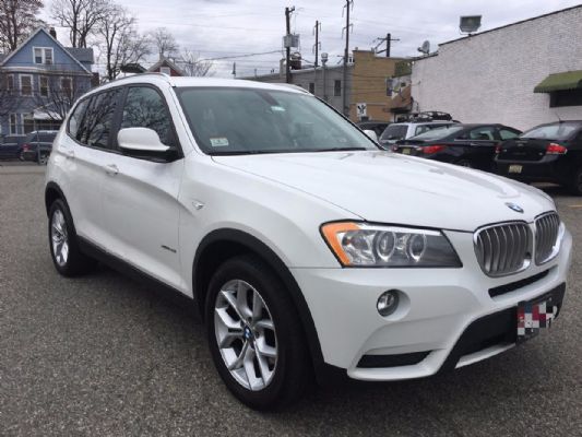 Returned to China to sell the car. 2013 BMW X3 EXCELLENT CONDITION. Beautiful price. Very clean. 90% new. Sincere sale price is negotiable. photo 5