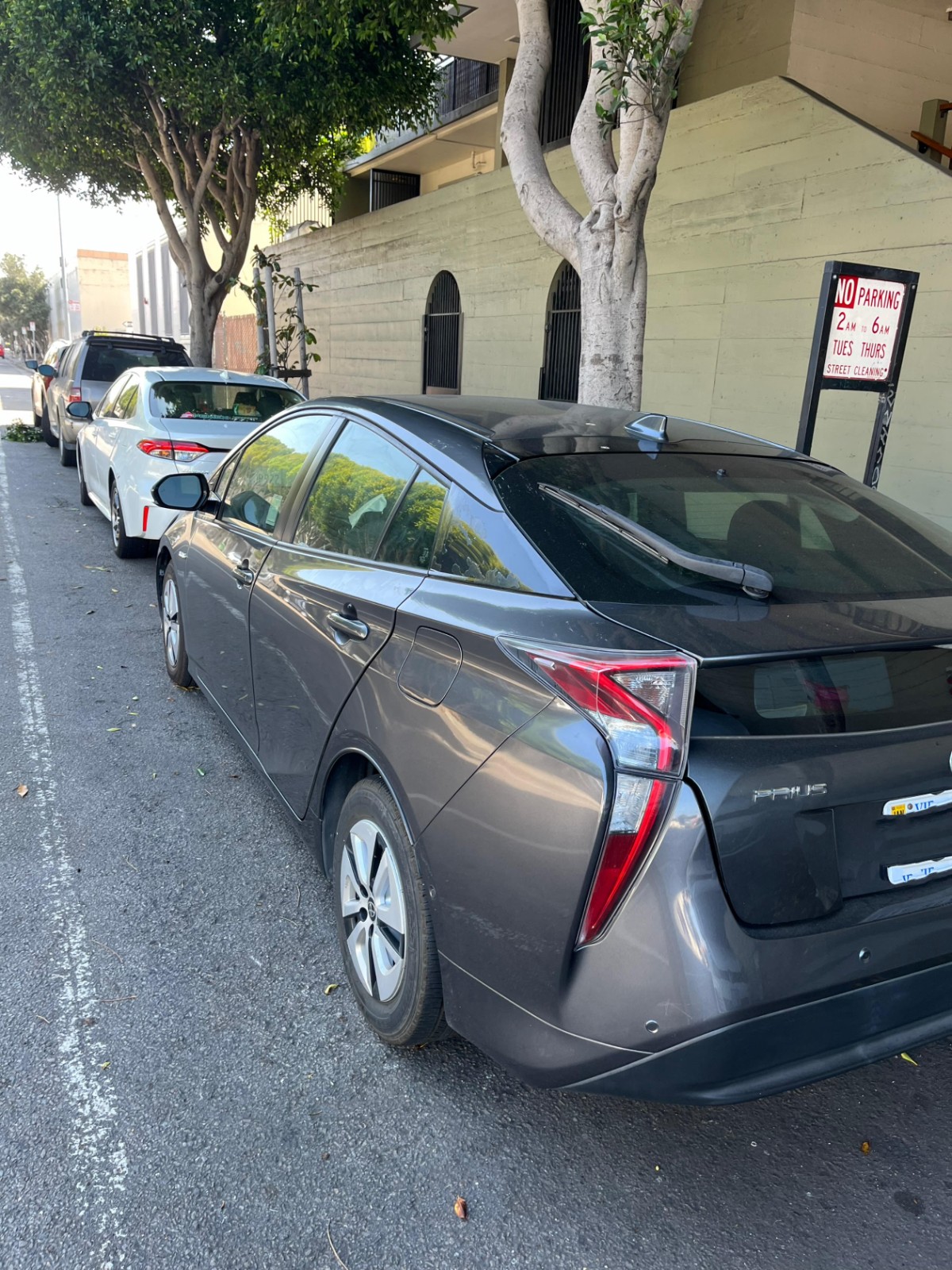 For sale 2018 gray Toyota Prius (TOYOTA PRIUS PRIME), Clean title, 11K mileage, first owner photo 6