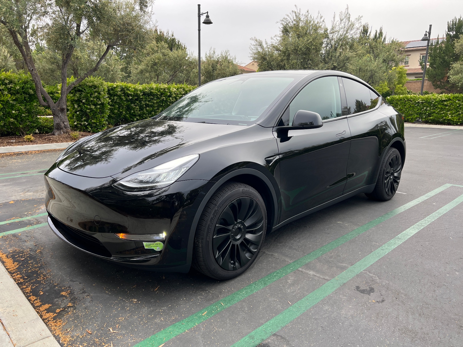 2023 Tesla Model Y long-range version 5-seat four-wheel drive SUV photo 3