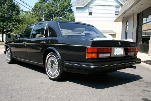 Luxury car Rolls Royce 1991 RollsRoyce Silver Spur II photo 6