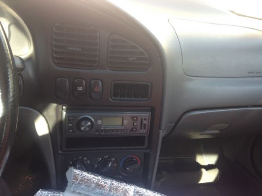2000 KIA SEPHIA photo 2