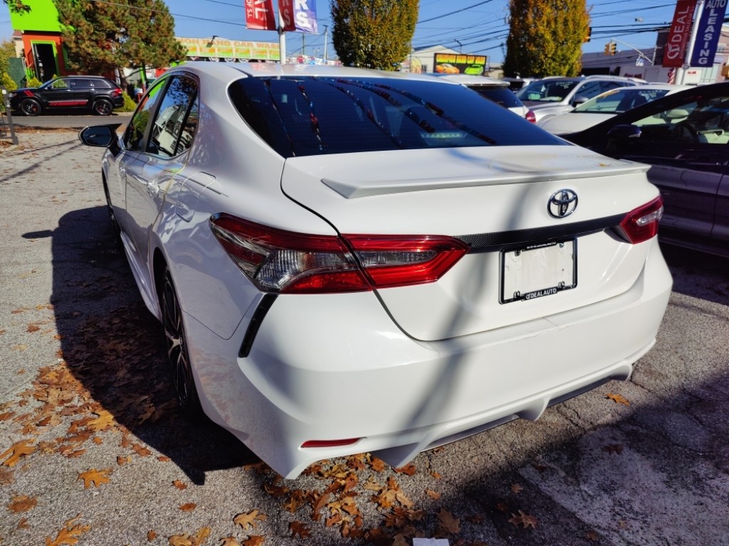 2018 TOYOTA CAMRY SE 图片 6