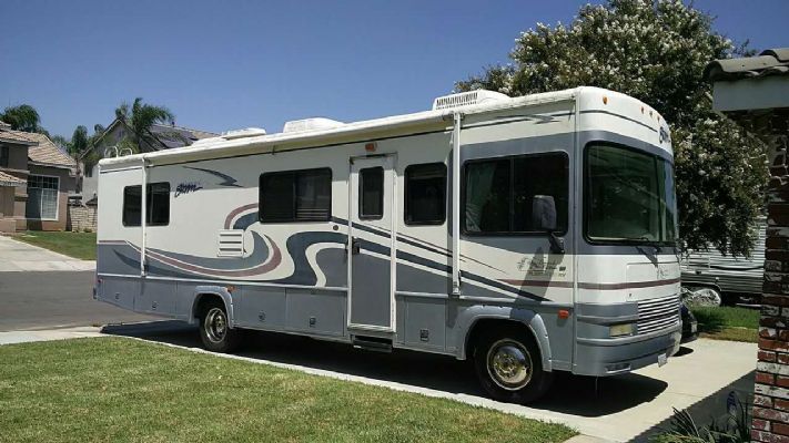 American RV Travel American RV Charter Booking 14083989028 photo 3