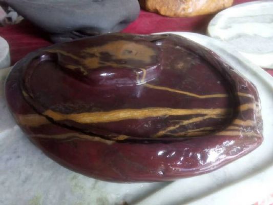 Stone lovers sell soapstone ornaments
