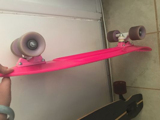 After graduating and returning to China, I sold two 90% new skateboards at a low price. photo 5