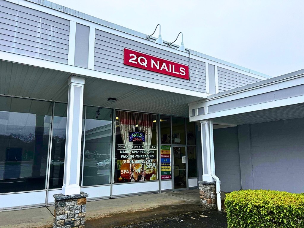 Old Connecticut nail salon for sale, six tables and six pools, Ms. Tang’s contact number is 808-308-2362