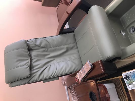 Nail shop furniture 80% new for transfer, self pick up photo 7
