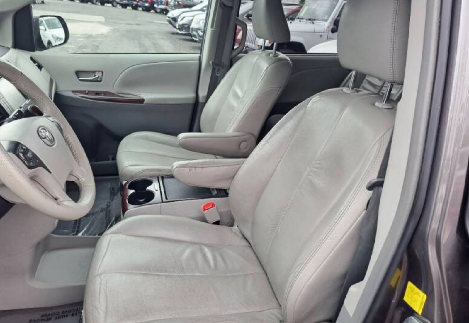 2011 Toyota Sienna XLE/Limited 丰田八座、售价14950 图片 7