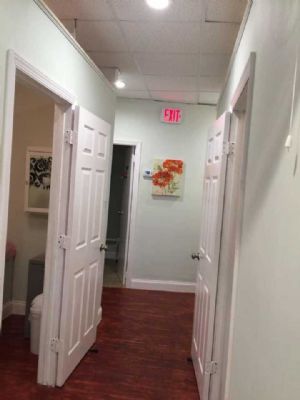 长岛35出口附近的一家美甲店招工啦 环境美美哒 有车接送 欢迎有需要的电话联系 图片 6