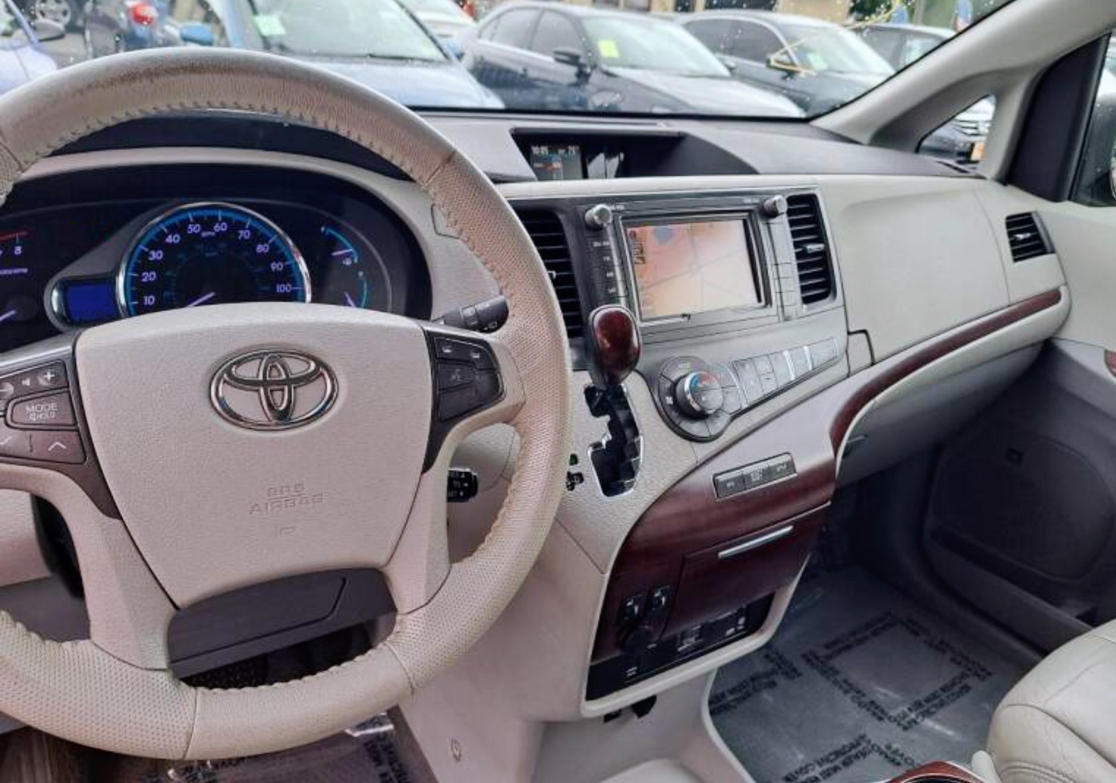 2011 Toyota Sienna XLE/Limited 丰田八座、售价14950 图片 7