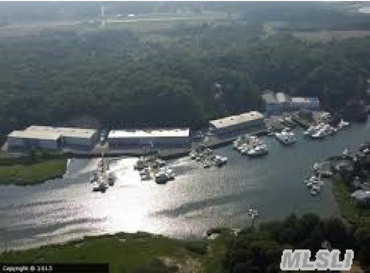 Mattituck Land