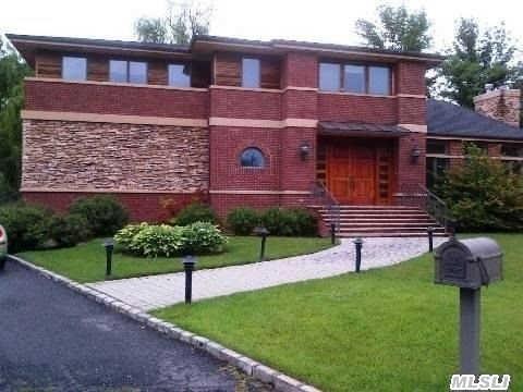 3 Fleetwood Ct, Great Neck, NY 11024