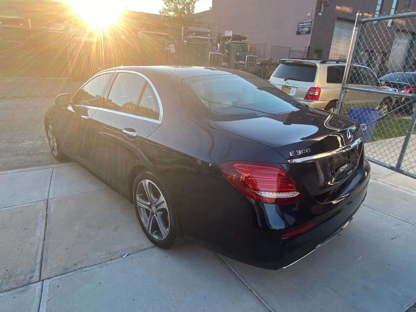2017年BENZ奔驰 E300 图片 6