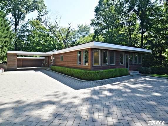 18 Brook Ln, Great Neck, NY 11023