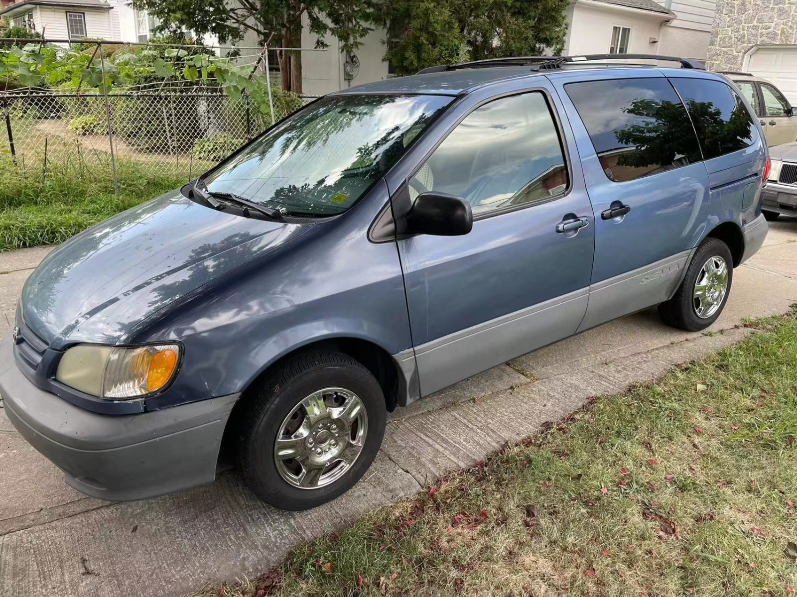 2001年 TOYOTA Sienna LE 车况良好 图片 2