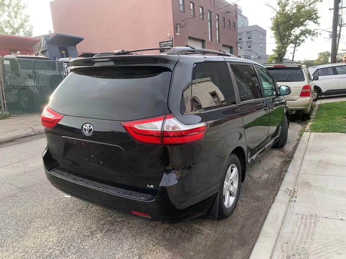 2017年Sienna LE 車況一級棒 价格美丽 图片 6