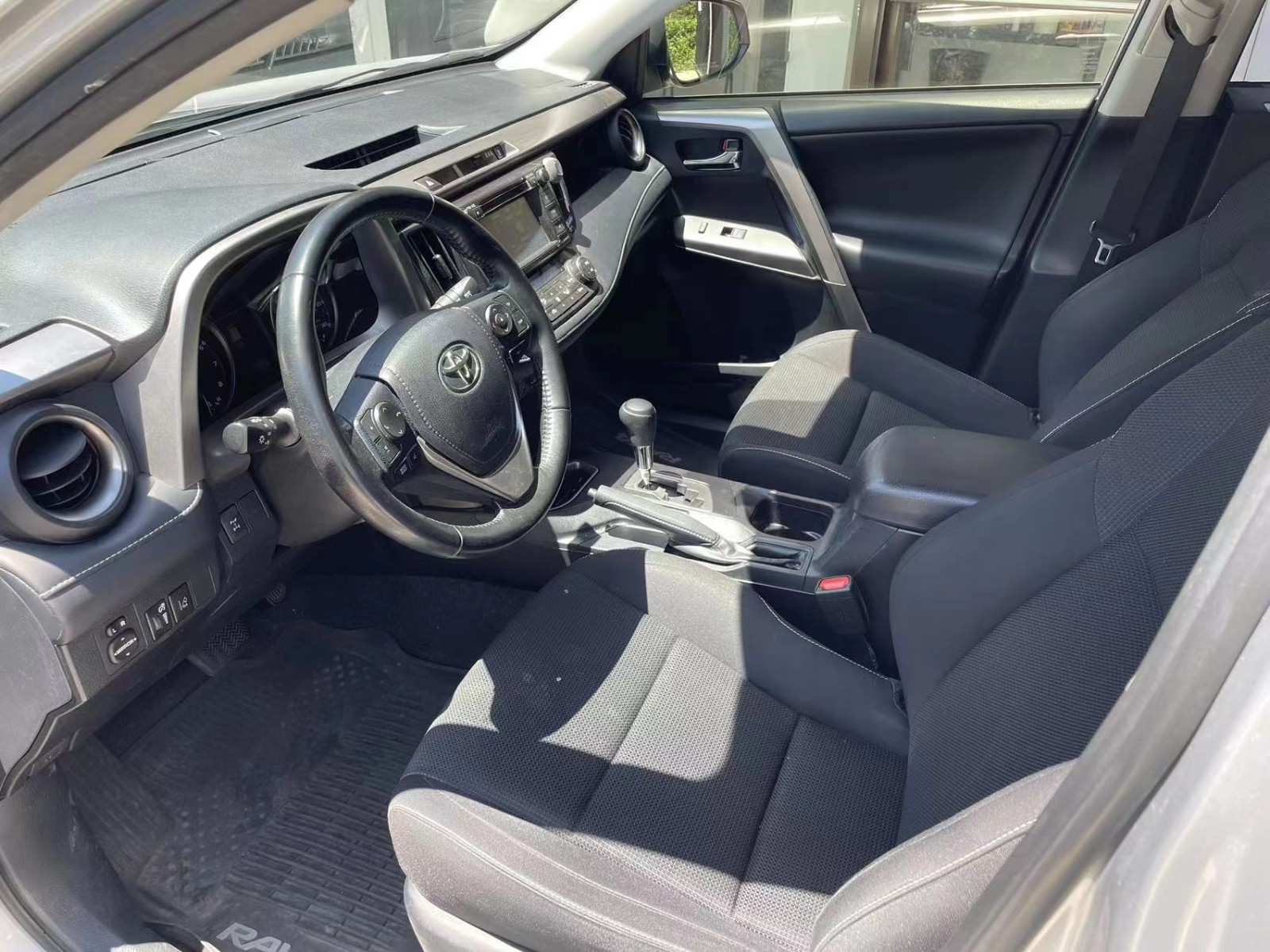 出售: 2018年 TOYOTA RAV4 XLE 高价收购|代客寻车|车辆维修 图片 8