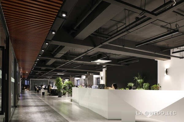 Wanted HR Assistant starting at $18, good benefits, well-known lighting company