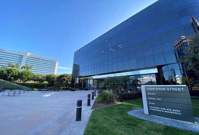 Recruiting a high-paying customer service employee in Irvine, USA photo 2