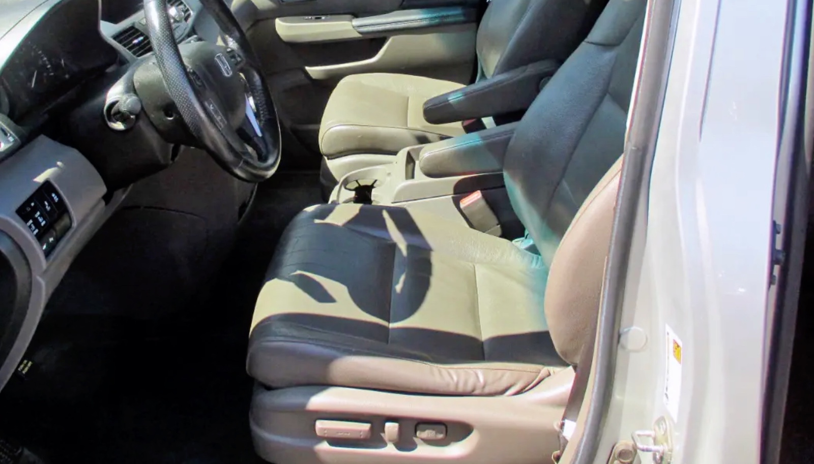 2012 Honda Odyssey Touring 本田奥德赛八座 售价13500 图片 1