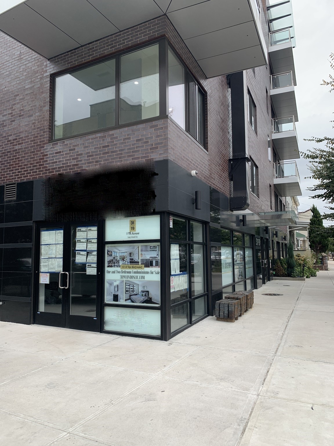 长岛市中心区临时降价,屋主急出！新建,临街面大,街角