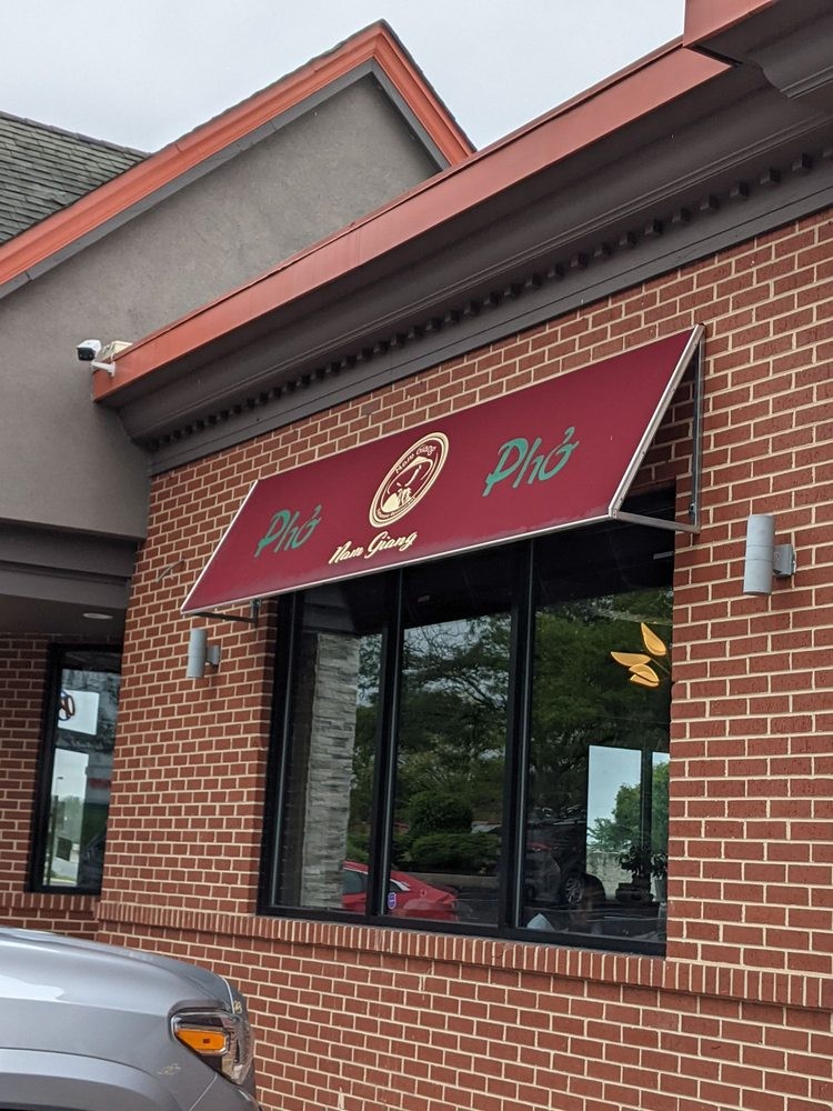 Philadelphia Vietnamese restaurant hiring digital waiters and chefs [Waiter]