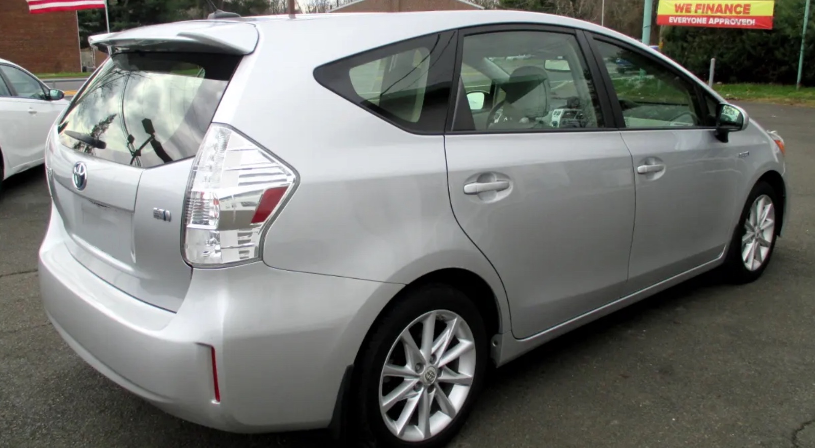 2012 Toyota Prius V 油电混合轿车、售价11500 图片 6