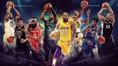 Recruiting professional game analysts