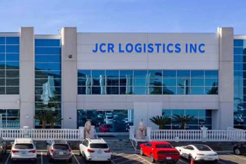 Logistics company salesperson photo 1
