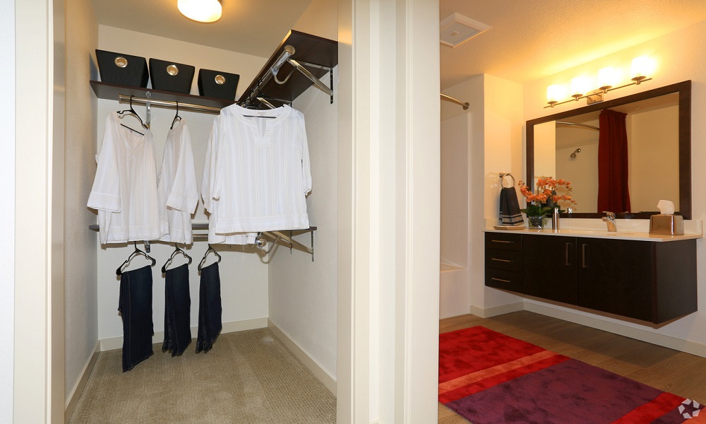 SPACIOUS 1 BED/ 1 BATH APARTMENT IN MANHATTAN AREA photo 9