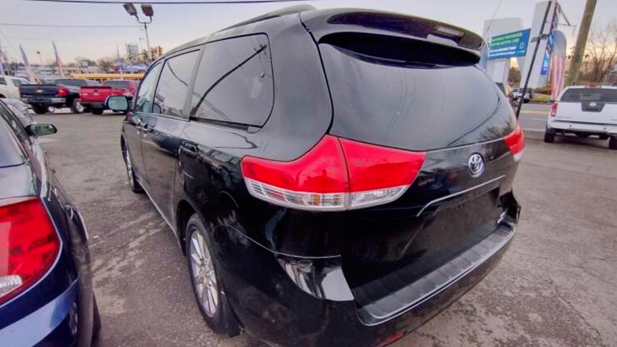2011 Toyota Sienna LE 丰田七座 Mini-Van 售价13950 图片 1