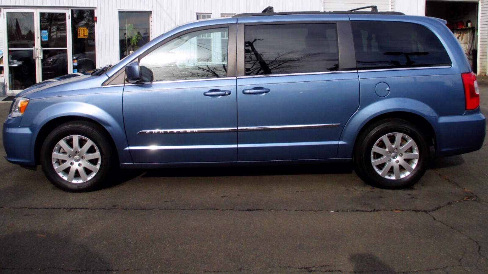 2012 Chrysler Town & Country Touring 售价10500 图片 7