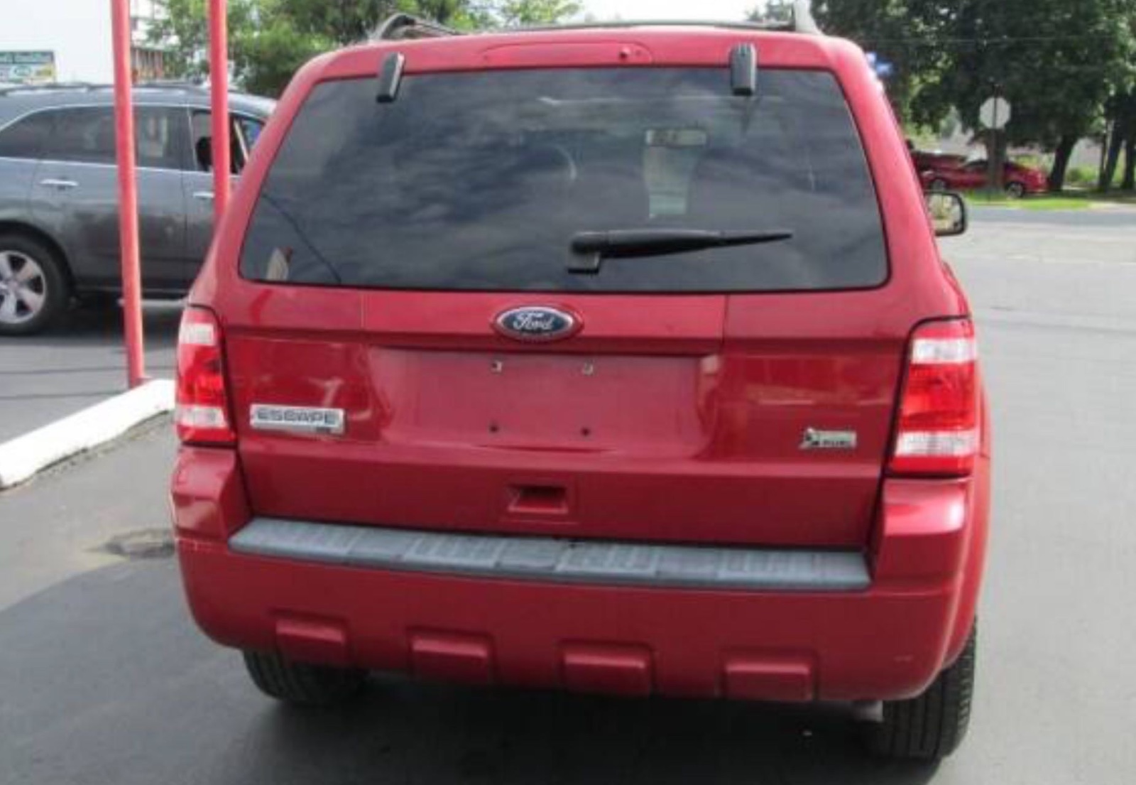 2010 Ford Escape XLT SUV priced at 8,995 photo 6